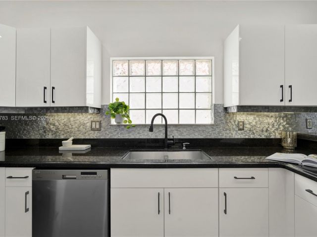 Home for sale at 1251 Hayes St - photo 7529870