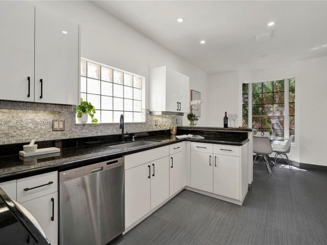 Home for sale at 1251 Hayes St - photo 7529871