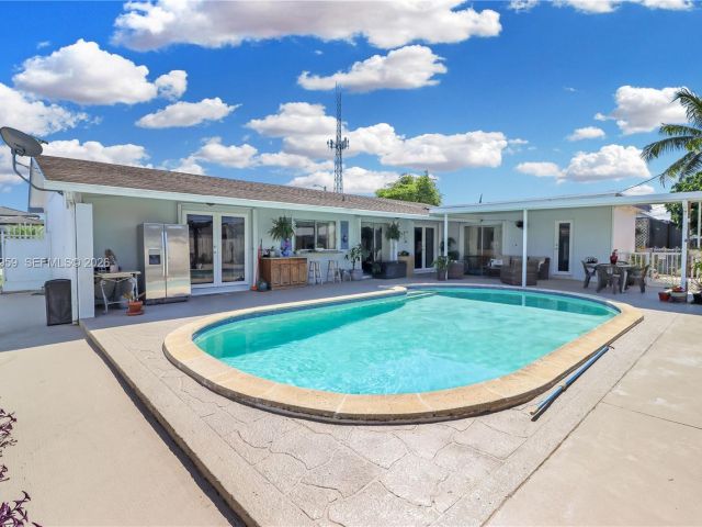 Home for sale at 10941 SW 180th St - photo 7529772