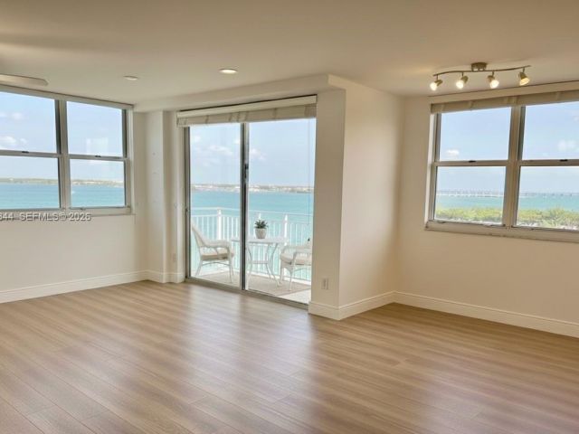 Apartment for rent  Unit #1216 - photo 7531352