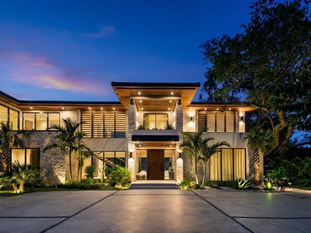 Home for sale at 5545 SW 81st Ter - photo 7530377