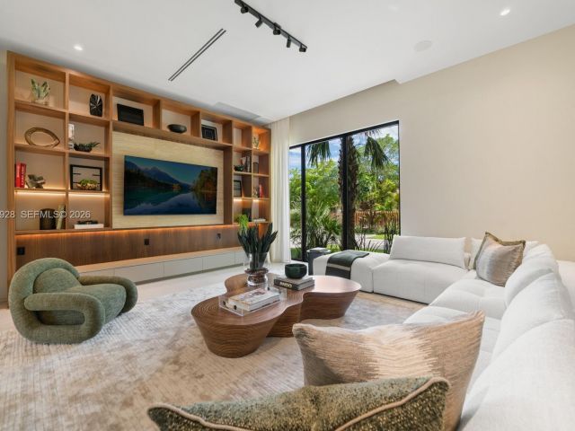 Home for sale at 5545 SW 81st Ter - photo 7530379