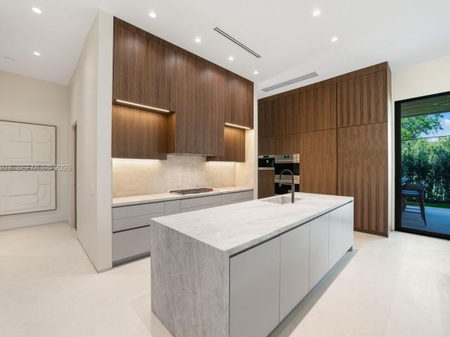 Home for sale at 5545 SW 81st Ter - photo 7530394