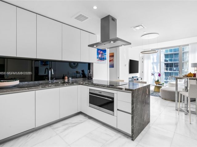 Apartment for rent  Unit #1404 - photo 7530674