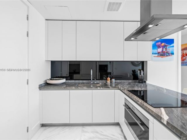 Apartment for rent  Unit #1404 - photo 7530675