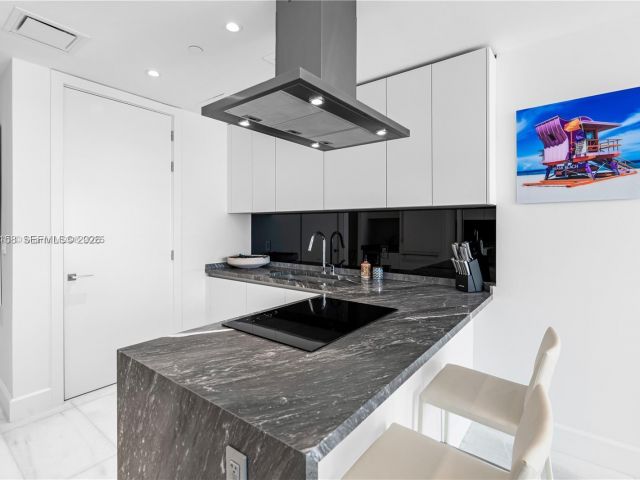 Apartment for rent  Unit #1404 - photo 7530678