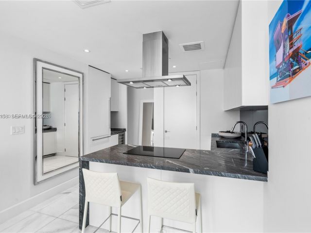 Apartment for rent  Unit #1404 - photo 7530679