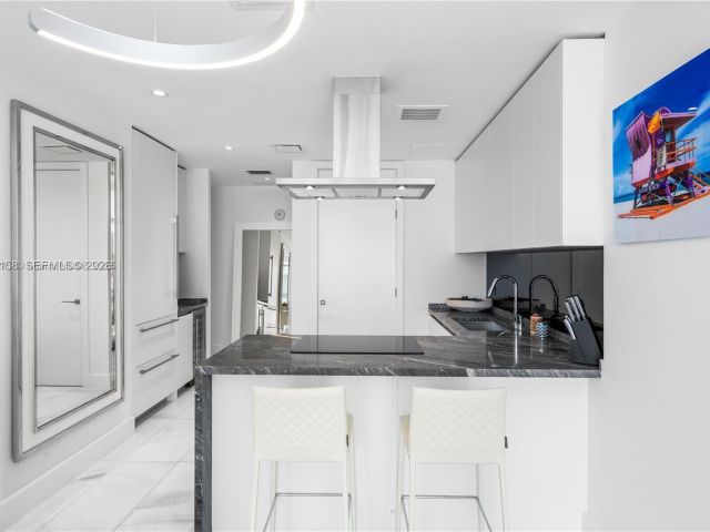 Apartment for rent  Unit #1404 - photo 7530680