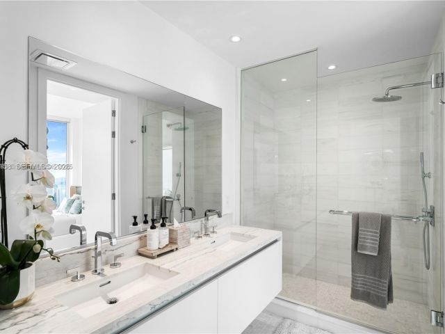 Apartment for rent  Unit #1404 - photo 7530685