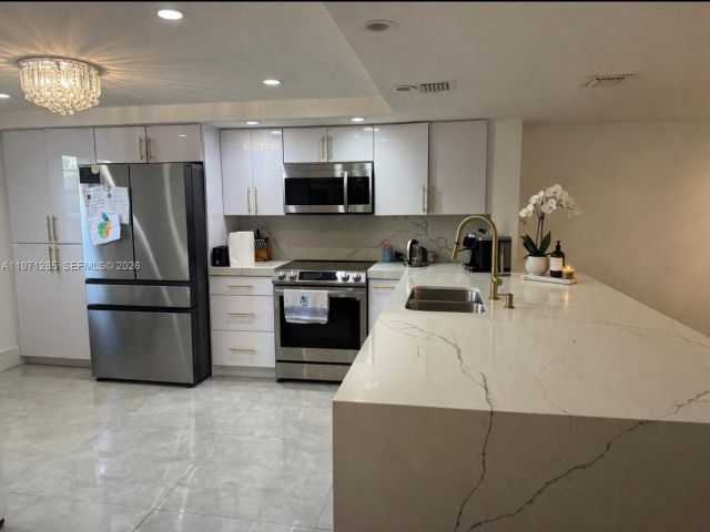 3-bedroom home for sale in Hallandale Beach - 2308 NE 7th St 29 - MondialRealty
