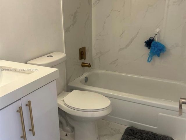 3-bedroom home for sale in Hallandale Beach - 2308 NE 7th St 29 - MondialRealty