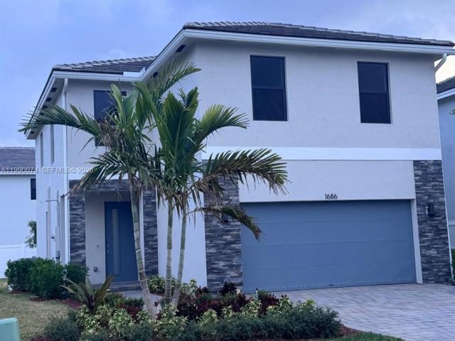 4-bedroom home for rent in Homestead - 1686 SE 6th St - MondialRealty