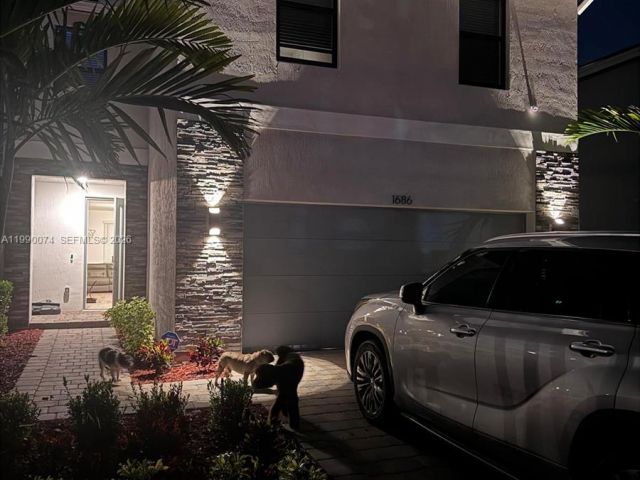 4-bedroom home for rent in Homestead - 1686 SE 6th St - MondialRealty