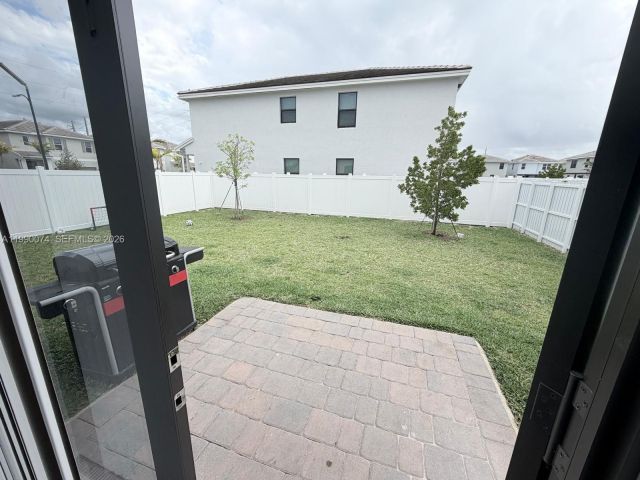 4-bedroom home for rent in Homestead - 1686 SE 6th St - MondialRealty