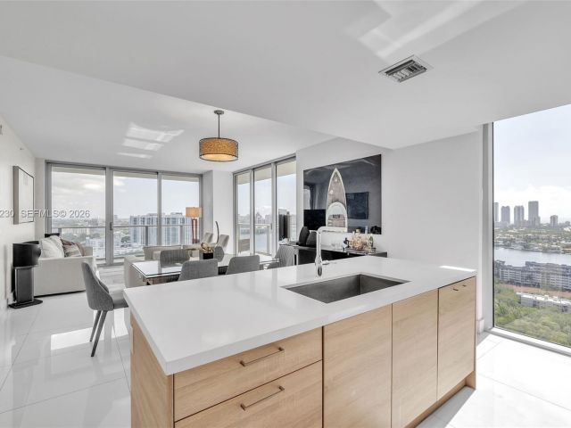 Apartment for sale  Unit #2707 - photo 7531060