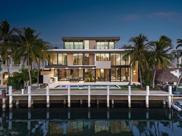 Home for rent at 641 Flamingo Dr 0 - photo 7529597