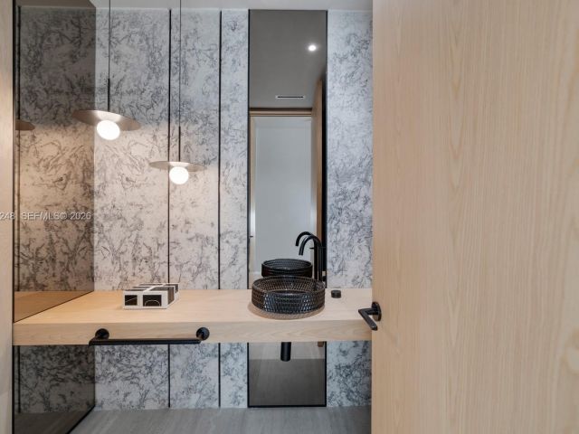 Home for rent at 641 Flamingo Dr 0 - photo 7529612