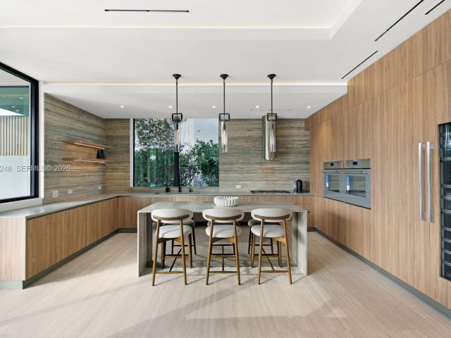 Home for rent at 641 Flamingo Dr 0 - photo 7529616