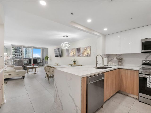 Apartment for rent  Unit #A-3050 - photo 7530500