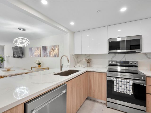 Apartment for rent  Unit #A-3050 - photo 7530501