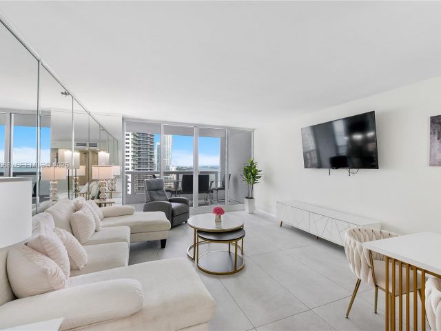 Apartment for rent  Unit #A-3050 - photo 7530503