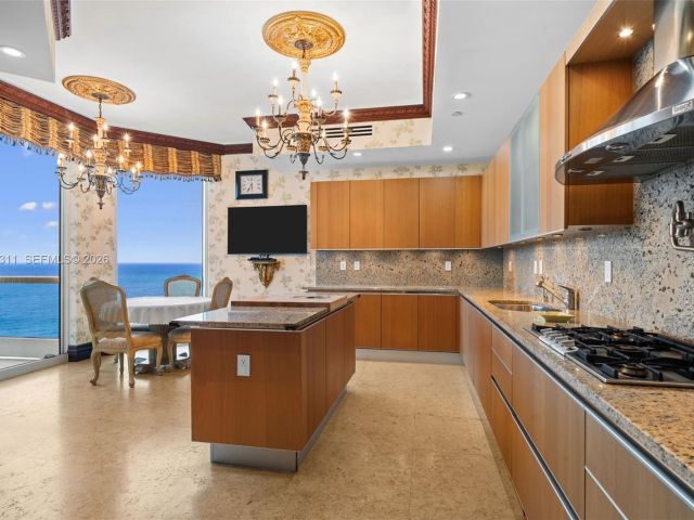 Apartment for sale  Unit #1604 - photo 7532181