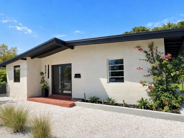 Home for sale at 6561 SW 34th St - photo 7530881