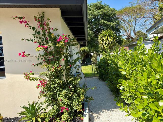 Home for sale at 6561 SW 34th St - photo 7530892