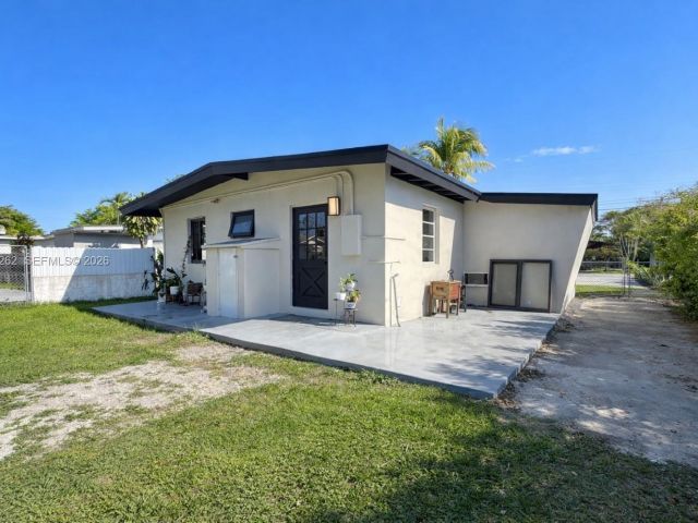 Home for sale at 6561 SW 34th St - photo 7530893