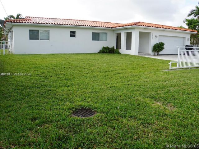 Home for rent at 3406 NE 168th St 3406 - photo 7531188