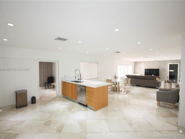 Home for rent at 3406 NE 168th St 3406 - photo 7531192