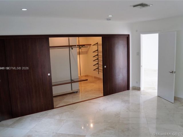 Home for rent at 3406 NE 168th St 3406 - photo 7531196