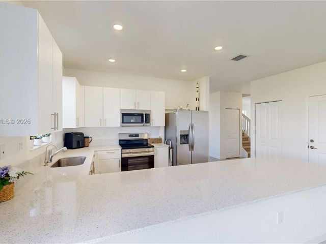 4-bedroom home for rent in Homestead - 2333 SE 28th Ct - MondialRealty