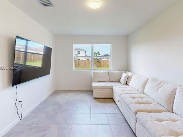 4-bedroom home for rent in Homestead - 2333 SE 28th Ct - MondialRealty