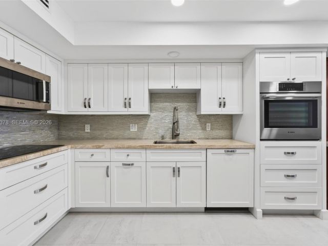 Apartment for sale  Unit #1024 - photo 7534226