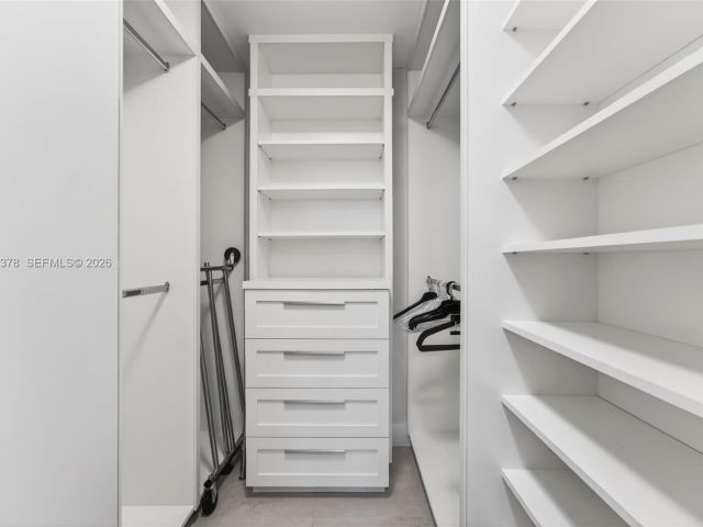 Apartment for sale  Unit #1024 - photo 7534232