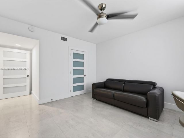 Apartment for sale  Unit #1024 - photo 7534234