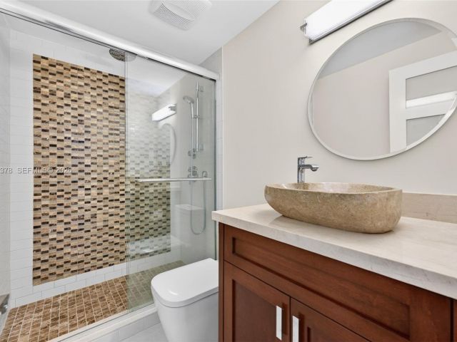 Apartment for sale  Unit #1024 - photo 7534235