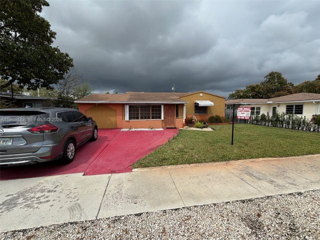 Home for sale at 3241 Arthur Ter - photo 7532124