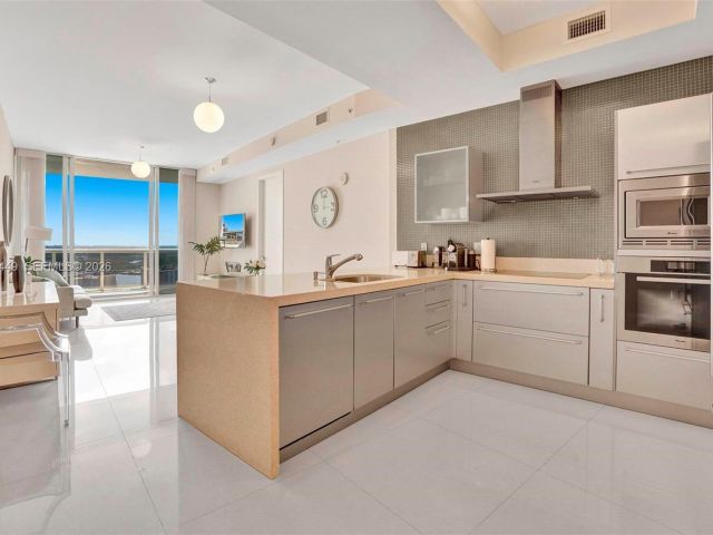 Apartment for rent  Unit #5405 - photo 7531803