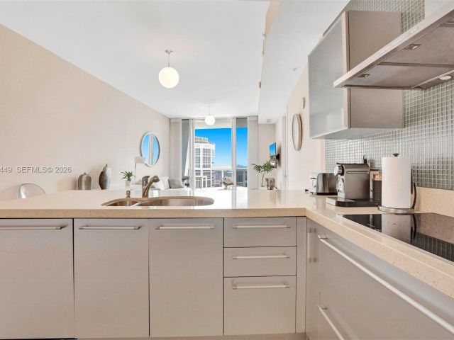 Apartment for rent  Unit #5405 - photo 7531805