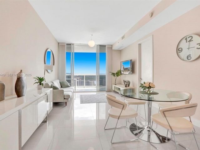 Apartment for rent  Unit #5405 - photo 7531807