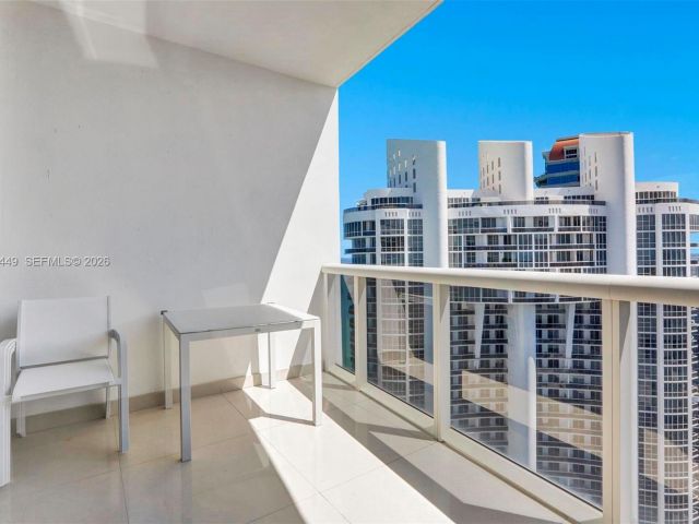 Apartment for rent  Unit #5405 - photo 7531811