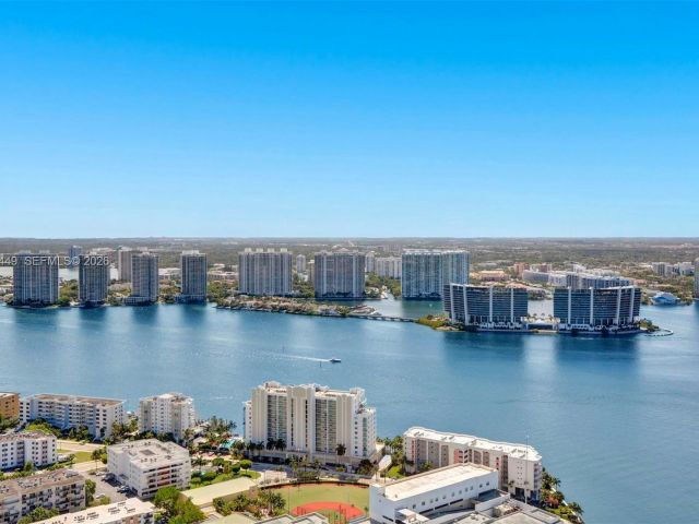 Apartment for rent  Unit #5405 - photo 7531812