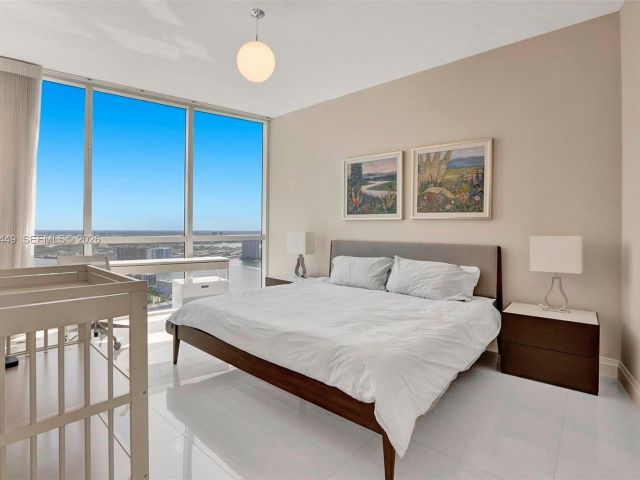 Apartment for rent  Unit #5405 - photo 7531813