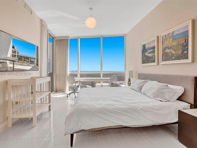 Apartment for rent  Unit #5405 - photo 7531814