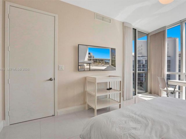 Apartment for rent  Unit #5405 - photo 7531815