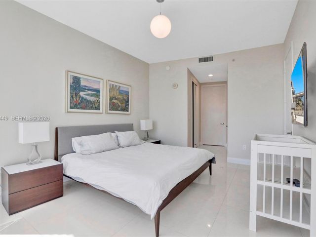 Apartment for rent  Unit #5405 - photo 7531816