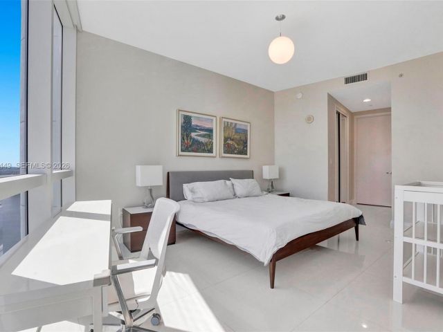 Apartment for rent  Unit #5405 - photo 7531817