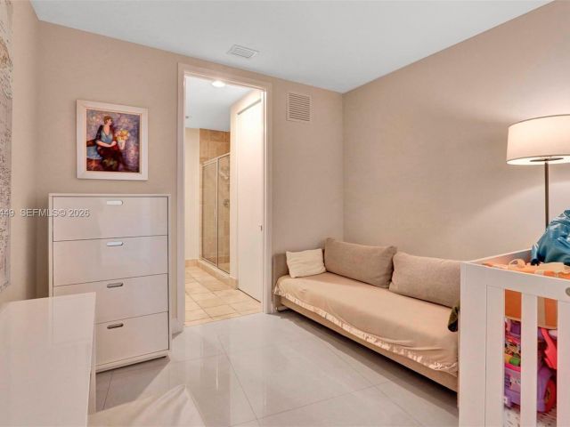 Apartment for rent  Unit #5405 - photo 7531821